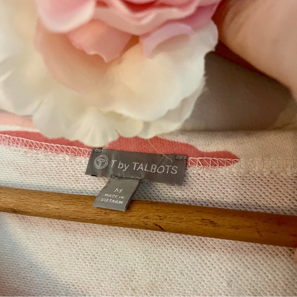 T By Talbots Pink Camo Classic French Terry Pullover Sweatshirt Medium Top - Picture 7 of 9